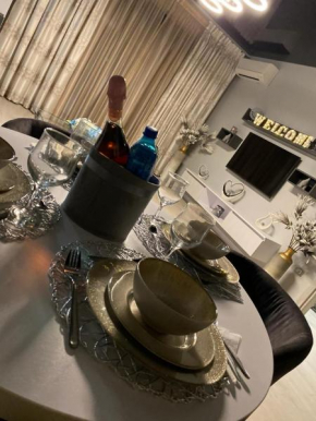 Alecsa 2 Luxury Residence